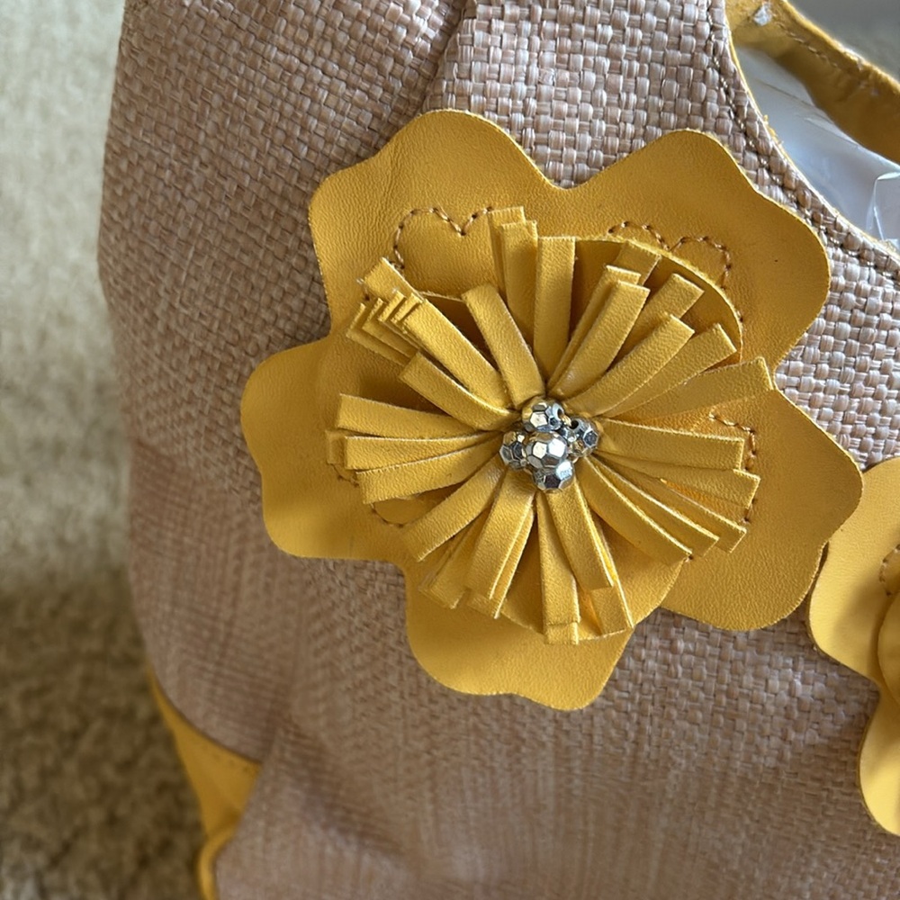 Avon fashion Wedge Sandals and Handbag - Picture 10 of 17